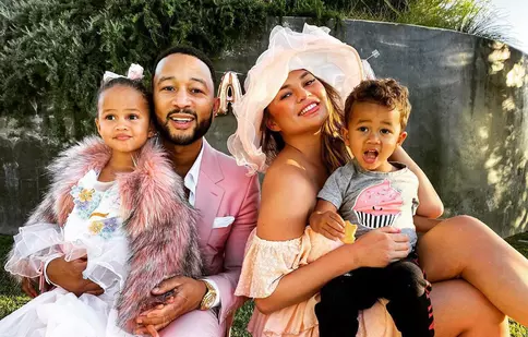 John Legend și Chrissy Teigen vor deveni părinți pentru a treia oară