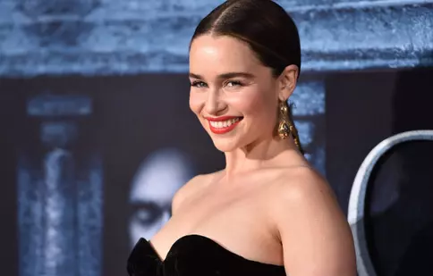 Emilia Clarke, adică Daenerys din serialul „Urzeala tronurilor”, a fost surprinsă alături de un actor celebru