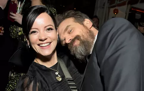 David Harbour, cunoscut din „Stranger Things”, s-a căsătorit cu Lily Allen în Las Vegas