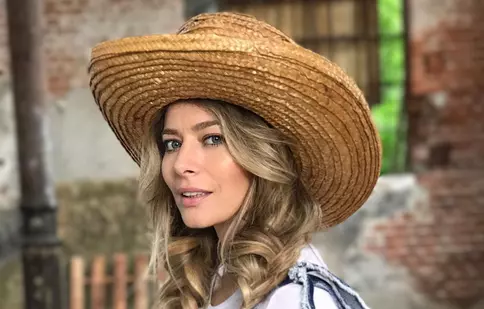 Laura Cosoi și soțul ei pregătesc botezul fetiței lor. „Nu avem ajutoare. O să fie ceva în natură, foarte restrâns”