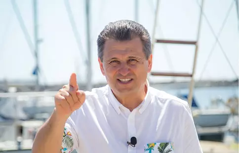 Nea Mărin a fost diagnosticat cu coronavirus. Alex Velea şi Speak sunt în izolare