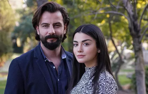 Schimbări la Happy Channel: mai multe episoade din „Jurământul”, plus filme de Crăciun