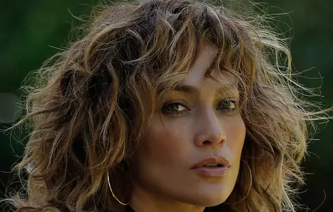 Actriţa şi cântăreaţa Jennifer Lopez va primi premiul People’s Icon în cadrul galei E! People’s Choice Awards