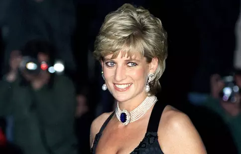 FOTO. Fratele prinţesei Diana a publicat o fotografie rară din copilărie cu sora sa
