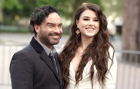 Actorul Johnny Galecki, din serialul „Teoria Big Bang”, s-a despărțit de partenera sa Alaina Meyer