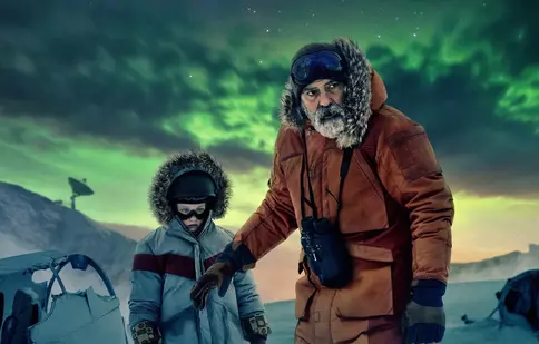 Ce trebuie să știi despre pelicula Netflix „Cerul de la miezul nopții”, cu George Clooney în rol principal