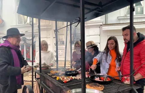 La grătarul lui Dinescu: întrecere, pe final de an, între matinalii TVR 1