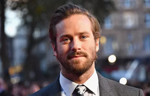 Armie Hammer va juca în serialul „The Offer”