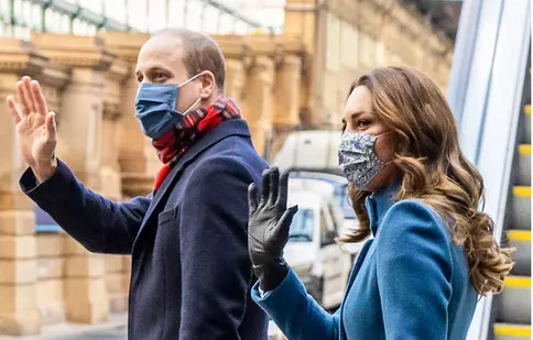 Prințul William și Kate Middleton au pornit într-un turneu regal