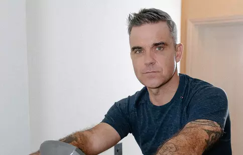 S-a izolat într-o destinație exotică! Robbie Williams are COVID-19