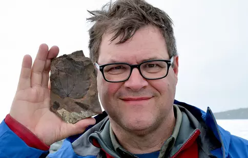 Viasat Nature va difuza un nou documentar „Extreme polare” cu palentologul Kirk Johnson