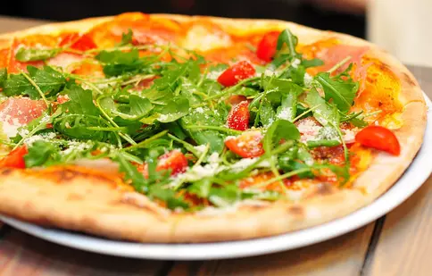 Cea mai delicioasă rețetă de post care poate fi gătită într-un cuptor de pizza!