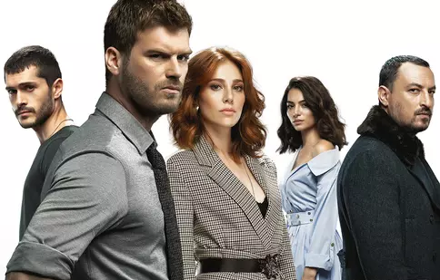 Un nou serial turcesc, cu Kıvanç Tatlıtuğ, intră în grila Kanal D. Când are loc premiera