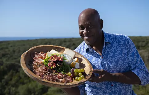 O nouă emisiune culinară începe la TV Paprika: „Bucate Mediteraneene”