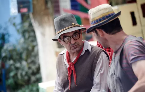 Un nou sezon „Las Fierbinți” începe astăzi, la Pro TV. Polițistul Robi s-a făcut vlogger!