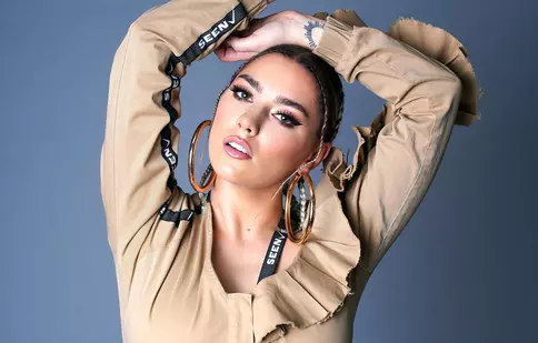 JO debutează în actorie în serialul „Profu`”. Artista se alătură distribuției sezonului 2