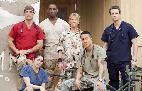 AXN anunță un nou serial în grila de programe, „Spitalul de campanie”. Când are loc premiera