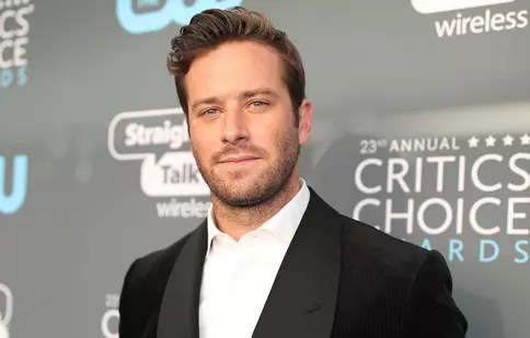Scandalul îi distruge cariera: Armie Hammer, o prăbușire răsunătoare!