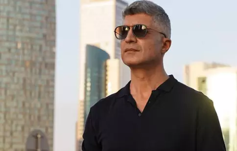 Özcan Deniz iubește din nou. Cine i-a furat inima actorului din „Mireasa din Istanbul”