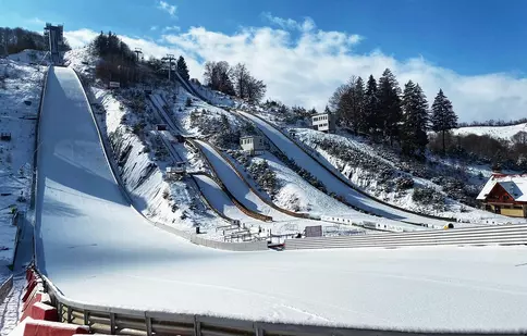 TVR 2 transmite patru competiții de Cupă Mondială la sărituri cu schiurile