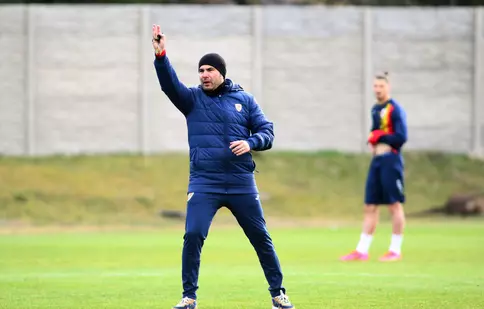 România joacă diseară cu Țările de Jos, la Campionatul European de fotbal U21. Competiția este transmisă de TVR