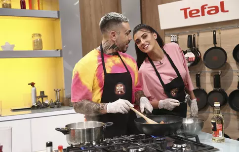 Audiții pe nevăzute cu Antonia și Alex Velea, diseară, la „Chefi la cuțite” (Antena 1)