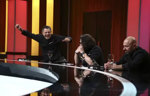 O concurentă de la „Chefi la cuțite” îl lasă pe Chef Scărlătescu fără cuvinte: „Nu a fost niciodată așa o tensiune în platou”