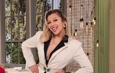 Lora, reacții puternice la vaccin:  „După rapel, m-am trezit cu migrene, febră 38, dar eu simțeam că ard mai tare”