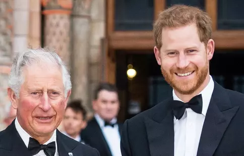 Se vor mai împăca oare? Prințul Charles e cu moralul la pământ din cauza reproșurilor făcute de Harry