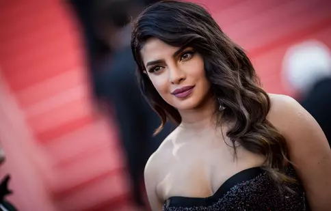 Priyanka Chopra, de nerecunoscut! Cum arăta actrița înainte de operațiile estetice
