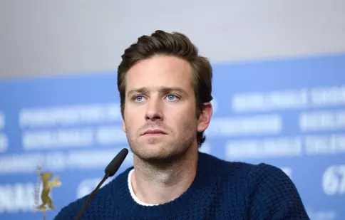 Cine l-a ajutat financiar pe Armie Hammer după ce a ajuns la sapă de lemn