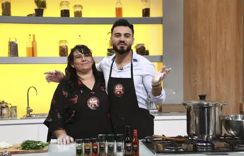 Jador, apariție specială alături de mama lui la „Chefi la cuțite” (Antena 1)