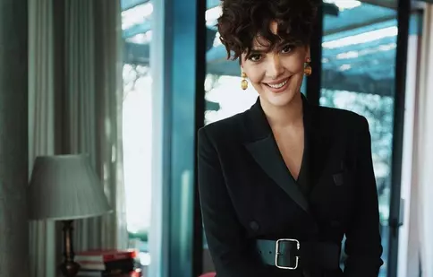 Actrița Bergüzar Korel este însărcinată a treia oară. Motivul pentru care a făcut anunțul foarte devreme