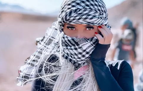 Anda Adam a plecat într-o vacanță în Egipt. Cum arată cântăreața în costum de baie la 40 de ani