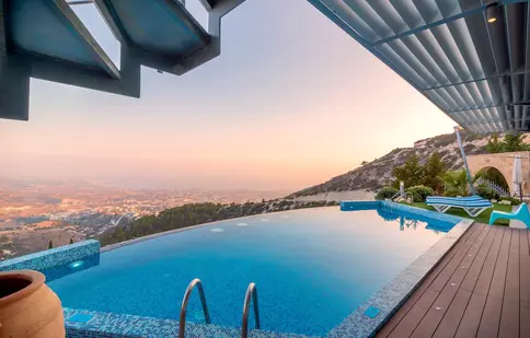 (P) Păstrează curată apa din piscină și nu uita de floculant!