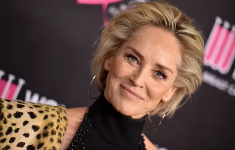 Sharon Stone va juca în ecranizarea romanului „Woman On Fire”