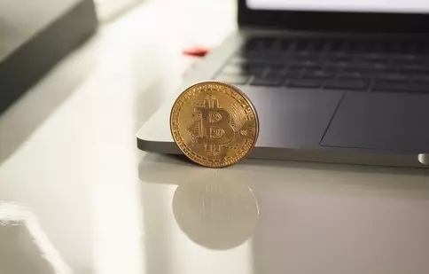 (P) Cum a apărut Bitcoin și ce determină fluctuațiile de preț?