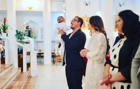 Ștefan Stan și soția lui și-au botezat fetița. Primele imagini de la eveniment