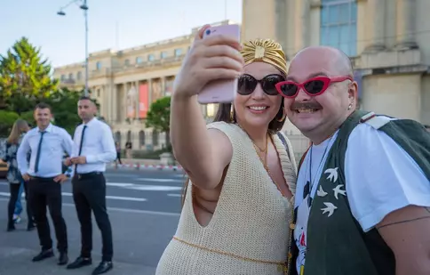 Ce ținute poartă Lorelei și Zarug, concurenți în „Asia Express”, sezonul 4, „Drumul Împăraților”