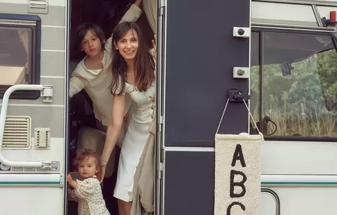 Sărbătoare în familia Danei Rogoz! Ce a ales fiica actriței de pe tăviță, la ruperea turtei