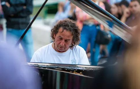 „Pianul Călător: Encore” - pianistul Horia Mihail pornește pentru a 11-a oară în turneu prin țară