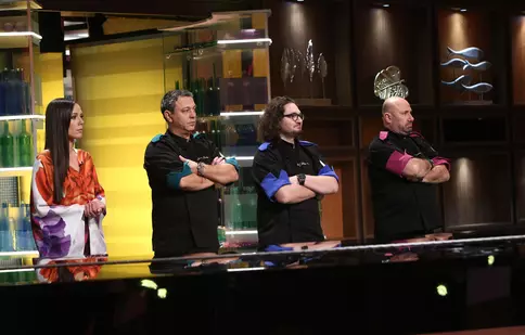 Gest uimitor la „Chefi la cuțite”. Surpriză pentru Florin Dumitrescu. Cine a fost eliminat