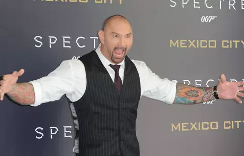 Dave Bautista face echipă cu Daniel Craig în „Knives Out 2”