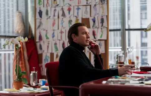 Netflix a lansat miniseria „Halston”, cu Ewan McGregor în rolul celebrului designer american