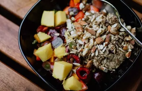 (P) Beneficiile fibrelor pentru sănătate și cum să introduci mai multe în dietă