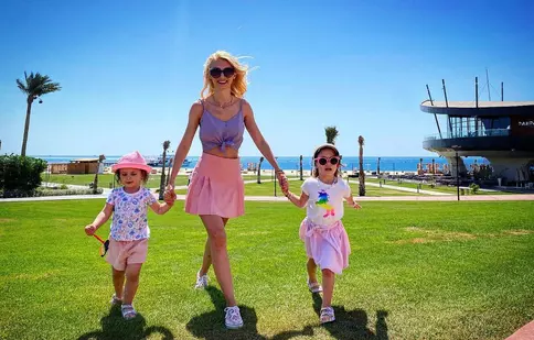 Andreea Bălan, o nouă vacanță cu fiicele sale. Cât costă un sejur în destinația aleasă de artistă