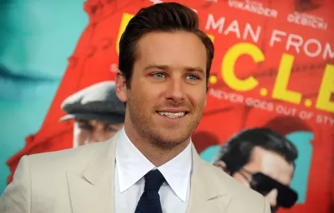 A cerut ajutor specializat. Armie Hammer își tratează dependențele într-o clinică specială