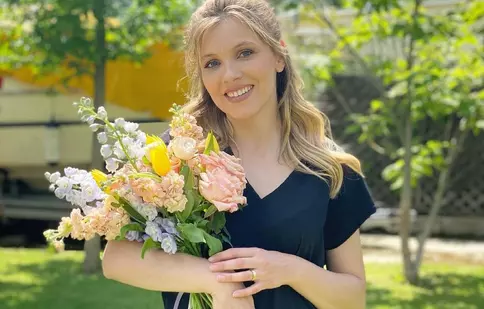 Andreea Ibacka, ședință foto în vacanță. Însărcinată în al doilea trimestru, actrița a plecat în Grecia