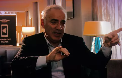 Interviu cu Garry Kasparov, duminică la „Breaking Fake News” (TVR 1): „Lupt împotriva dictatorului rus”
