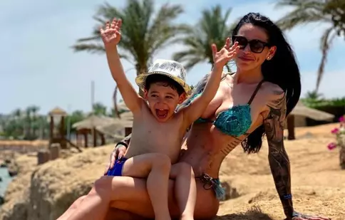 Roxana Vancea, însărcinată în aproape patru luni, poze în costum de baie în vacanța din Egipt. „Fericire”